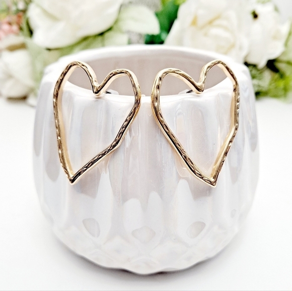 Boutique Jewelry - 💖 2/$30 Gold hoop Hammered heart shaped boho big oversized stud earrings